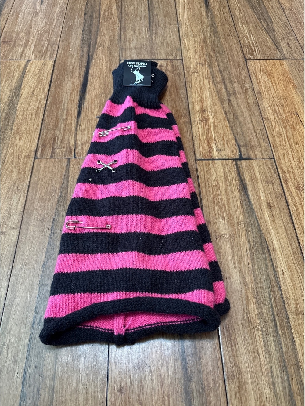 Hot Topic Women’s NWT Pink and Black Striped Knit Leg Warmers One Size
